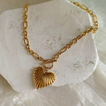 Load image into Gallery viewer, Tenia Chunky Heart Necklace
