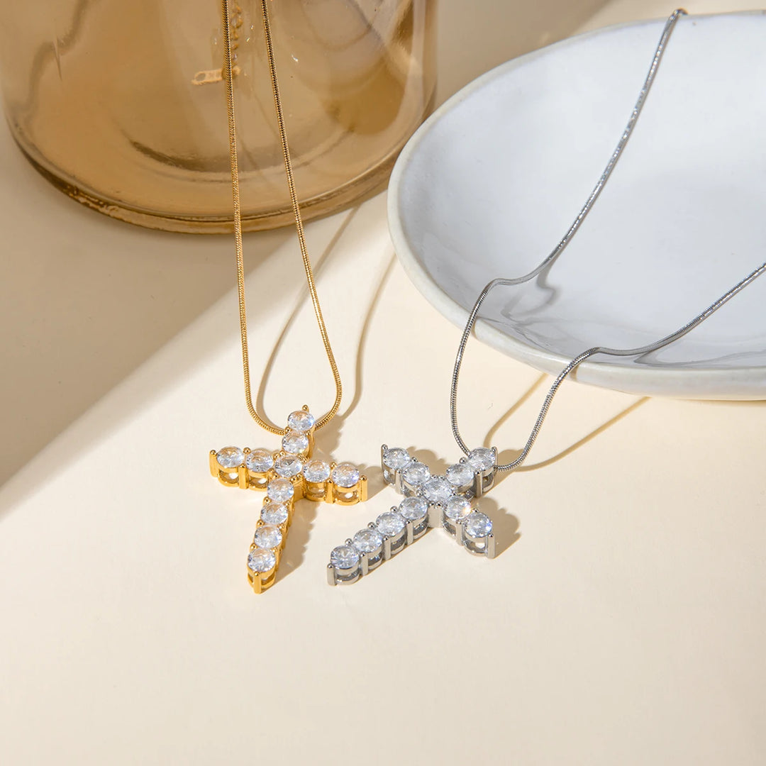 Cenai Gold Cross Necklace