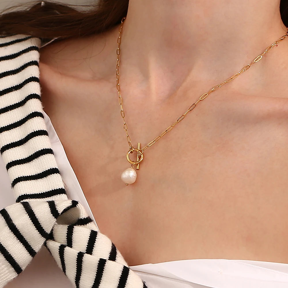 Eana Freshwater Pearl Necklace