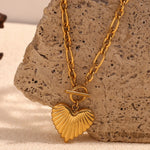 Load image into Gallery viewer, Tenia Chunky Heart Necklace
