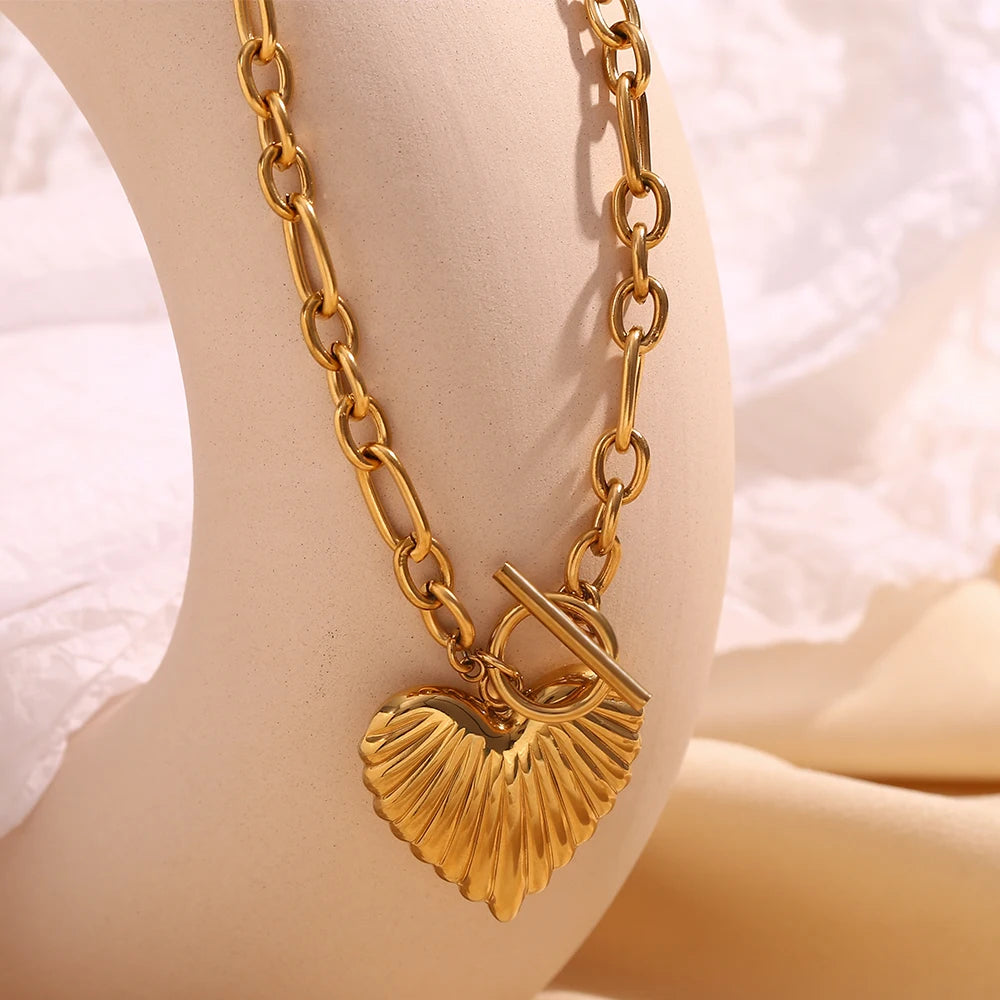 Tenia Chunky Heart Necklace