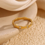 Load image into Gallery viewer, Ara Gold Star Band Ring
