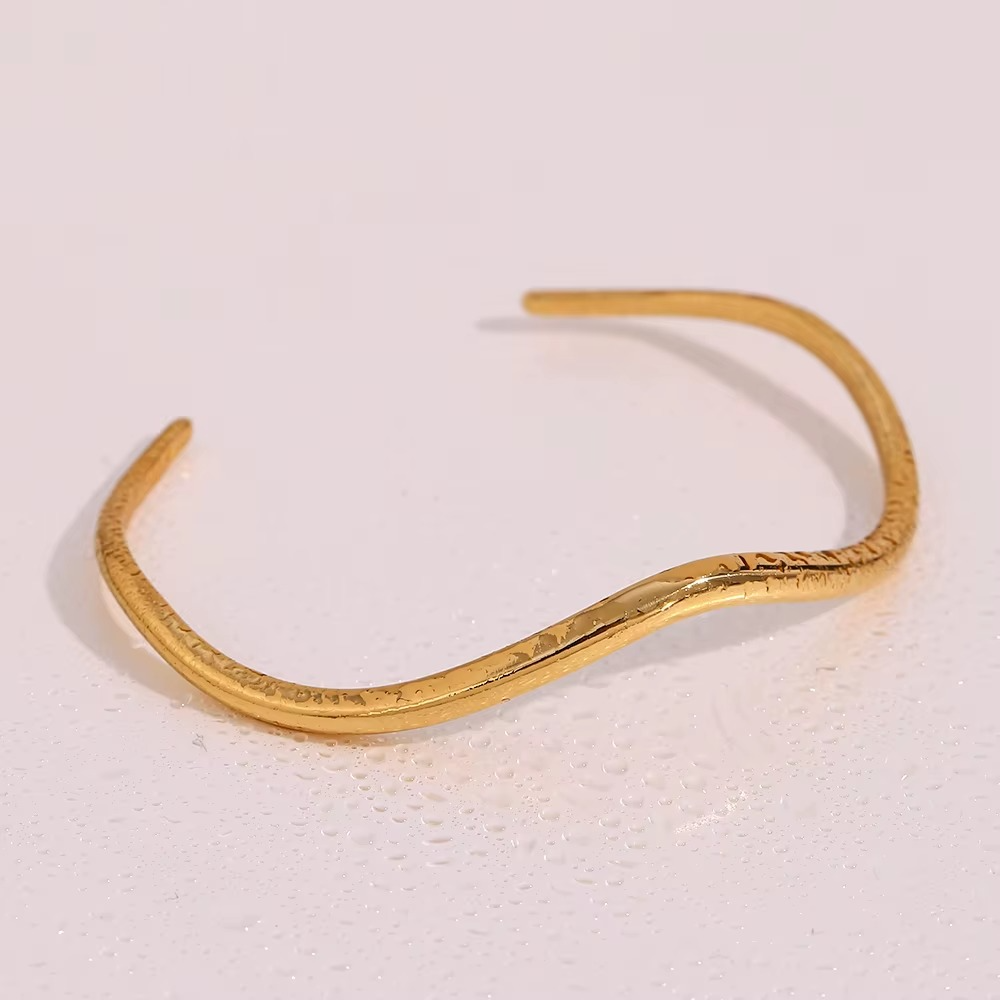 Enen Gold Bangle Bracelet