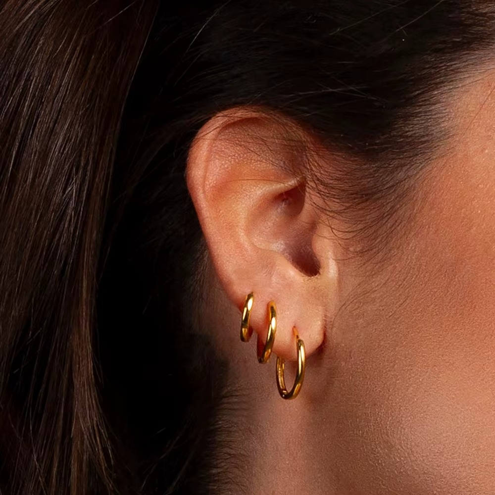 Senai Tiny Hoop Earrings