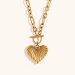 Load image into Gallery viewer, Tenia Chunky Heart Necklace

